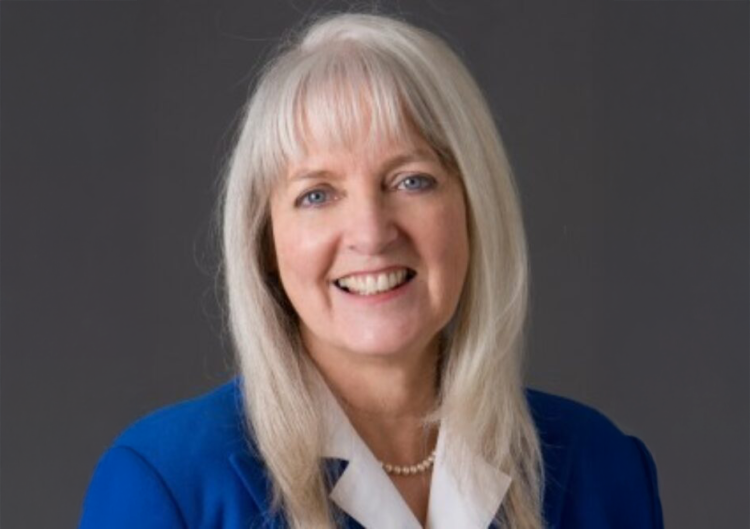 Barbara Lewis Headshot horizontal
